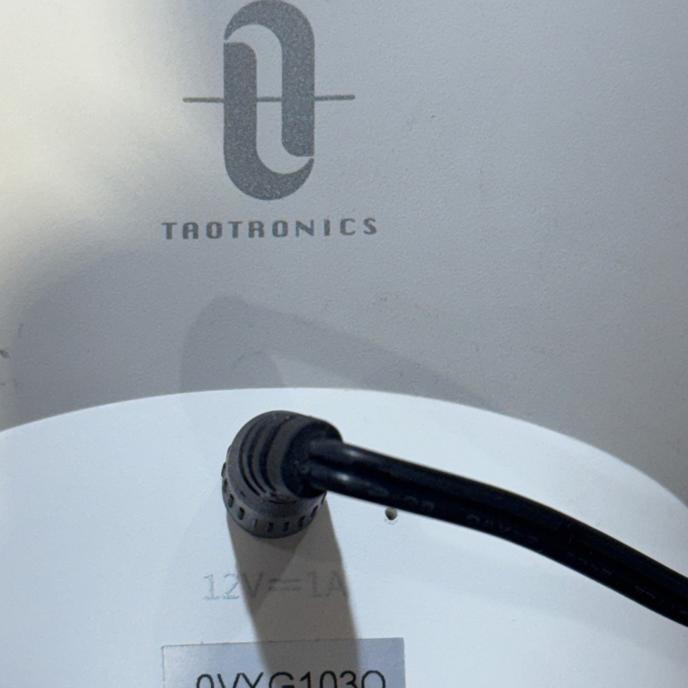 Modern White LED Light Fixture - Picture 3 of 3